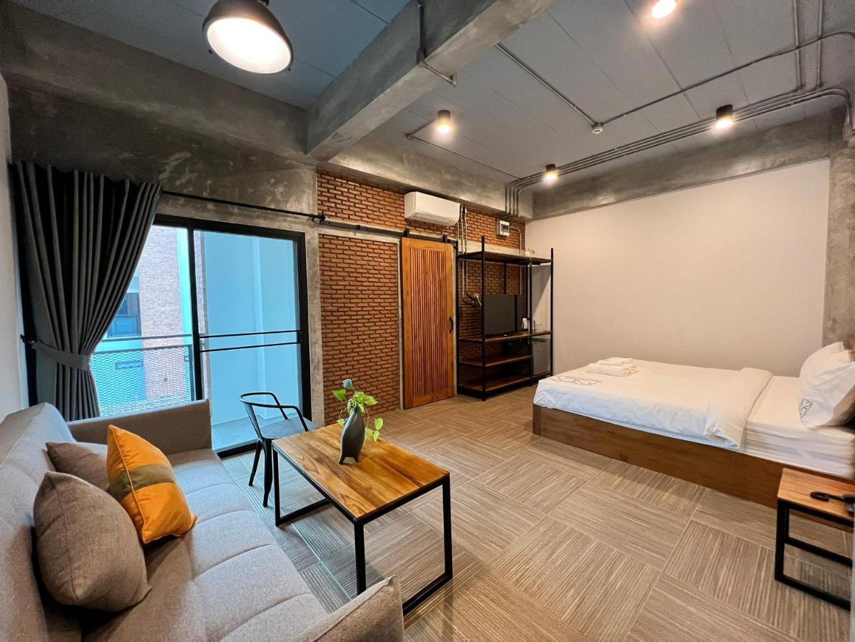 Loft 202 Hotel Bangkok Buitenkant foto