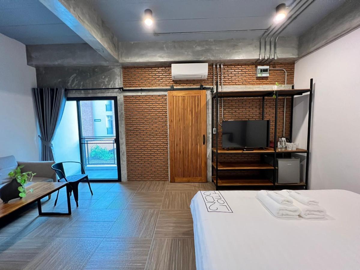Loft 202 Hotel Bangkok Buitenkant foto