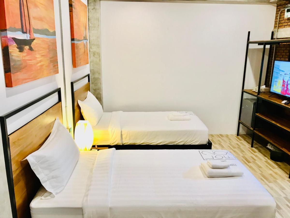 Loft 202 Hotel Bangkok Buitenkant foto