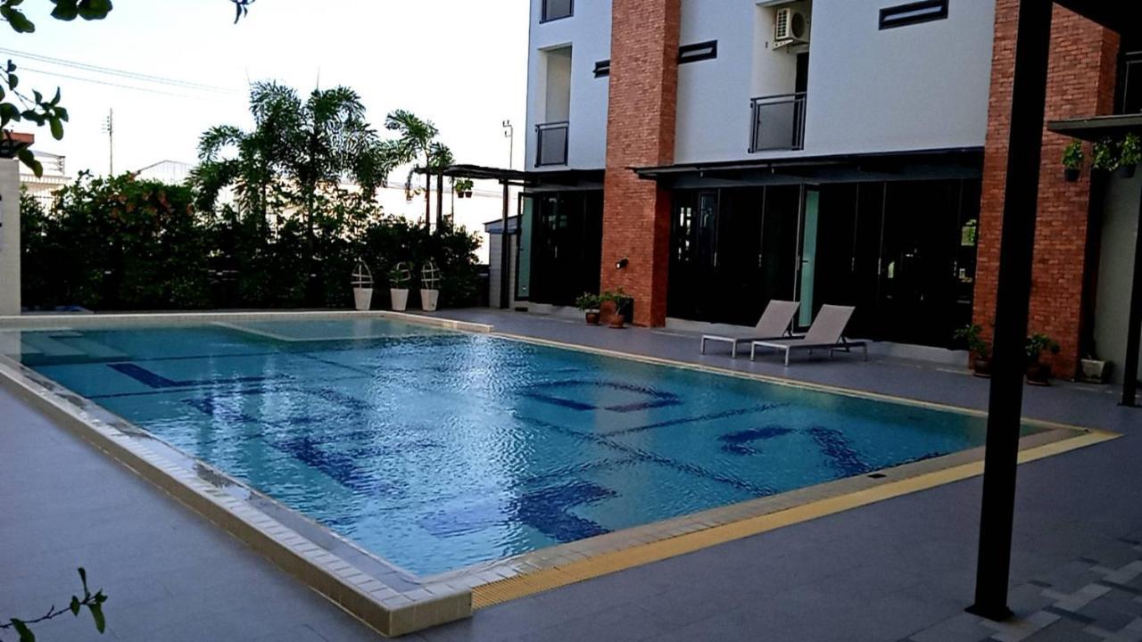 Loft 202 Hotel Bangkok Buitenkant foto