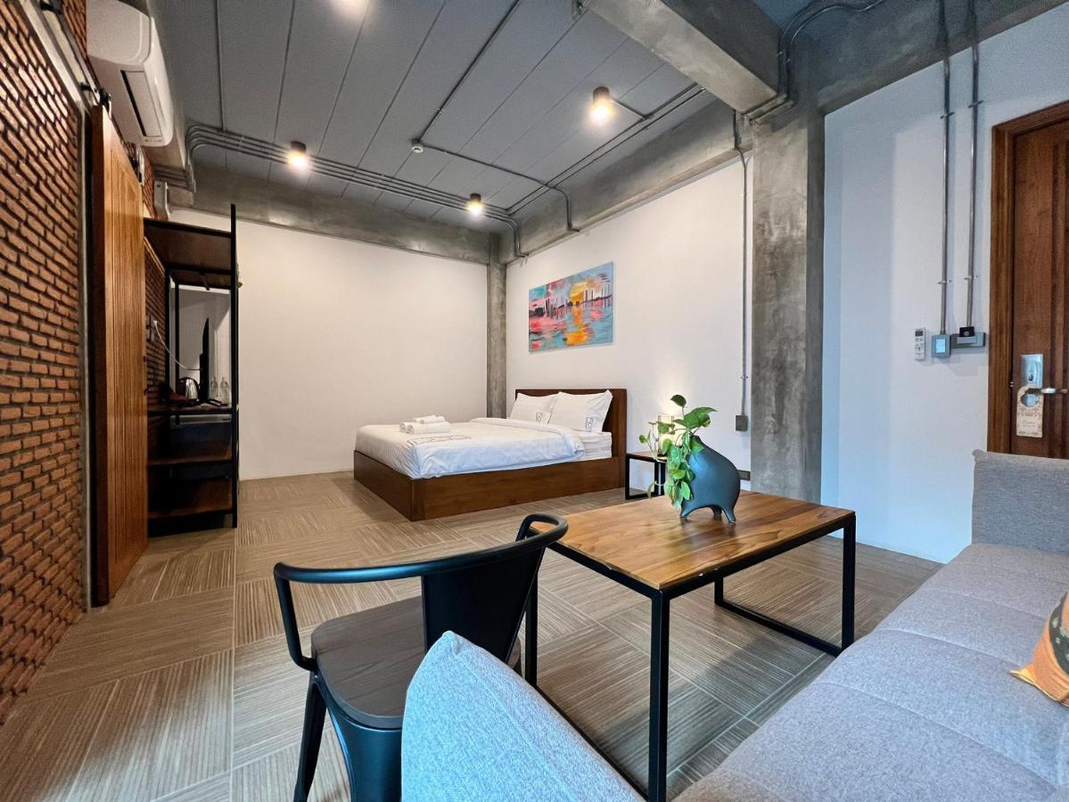 Loft 202 Hotel Bangkok Buitenkant foto